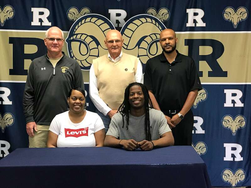 young__asap's tweet photo. Forgot to post on here yesterday but I will be continuing my football career and education at @FerrumCollege thank you all who supported me and believed I could get this far now its time to stay wavy baby #ferrum22 #imupnext @FBCapitolOfNC https://t.co/j6N9LiYB22