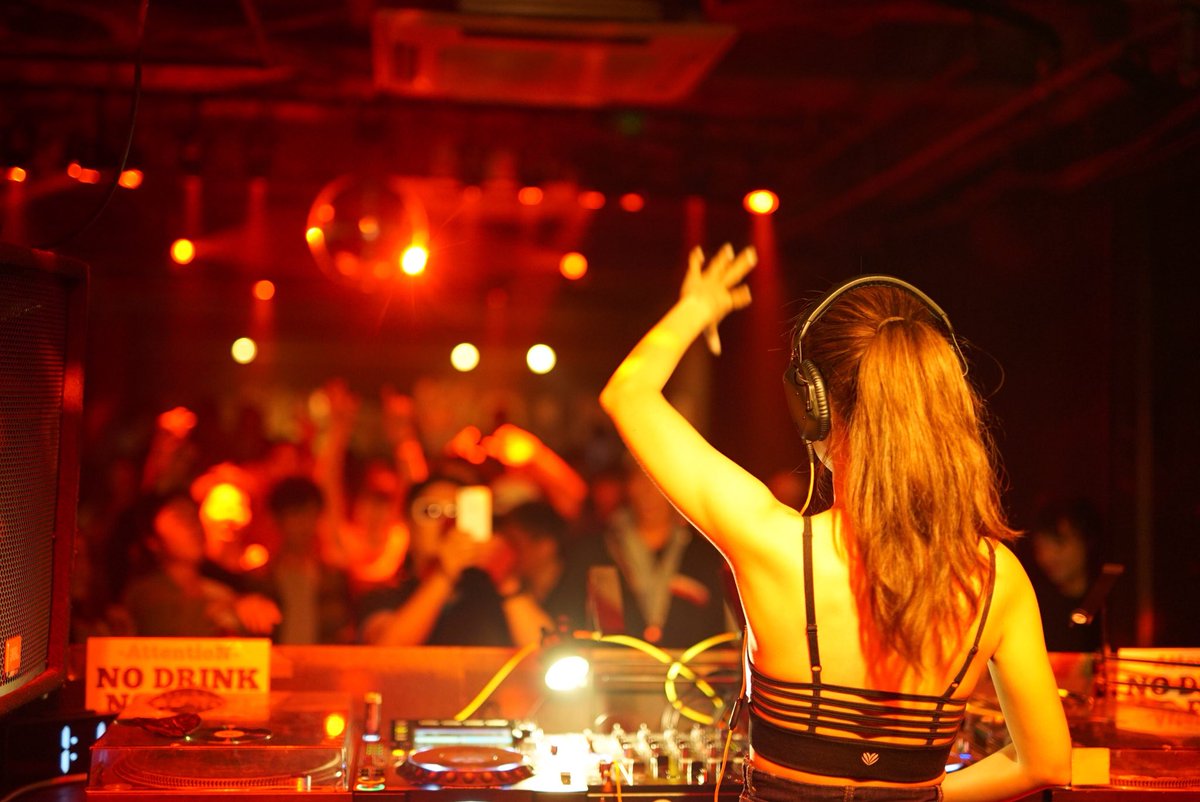 dj_monemilk's tweet photo. 本日は、、、

@club_neverland へ足を運んでくれた皆様ありがとうございました！！！

長野がこんなパリピだったなんて🙀💘
サイッコーに楽しかったです💘

楽しんでくれた皆様、オーガナイザー様、DJさま、ありがとうござました💘💘 https://t.co/zP8sKClkNA