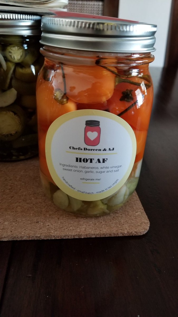 kfabove's tweet photo. Checking out the #HotAF peppers with @doreenfang !! https://t.co/0E586uFAQO