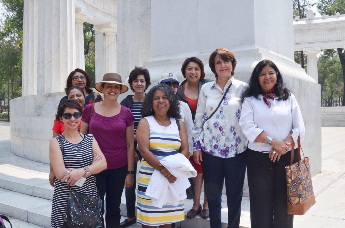 CandeOchoaA's tweet photo. Necesitamos hacer valer los derechos políticos de las mexicanas, por eso junto con muchas mujeres impulsamos @FondoParidad.
Si eres mujer y haz sufrido violación a tus derechos políticos o civiles, te invitamos a acercarte y recibir asesoría jurídica.
¡¡Juntas somos más fuertes!! https://t.co/S2hGhsb2ou