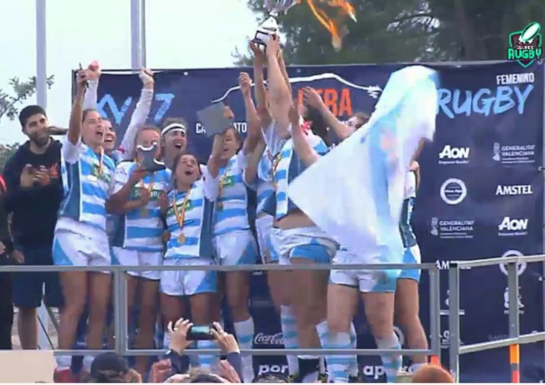 CRAT1976's tweet photo. Galicia campiona de España de rugby a 7 🏉🏆
Noraboa a todas pero moi especialmente as 10 xogadoras do CRAT A Coruña
#crat #cratrugby #galiciarugby https://t.co/ZZodpPxvix