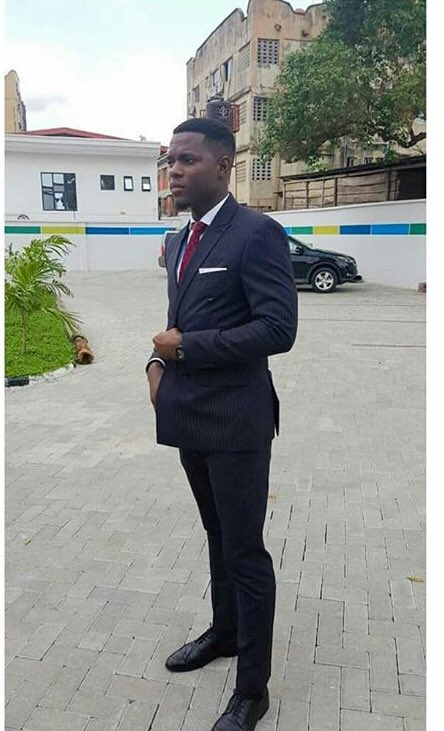 Fadareak1's tweet image. Happy 27th Birthday Brother Man, You are surely a bomb going somwhere to Blow. 
Getting older Bro, it’s time to tie the knot. 
@Mr_Okosun 

#sharpcut #JoshuaWavy #JoshuaDay #MarginallyEligibleGentleman #Pleasehelphim