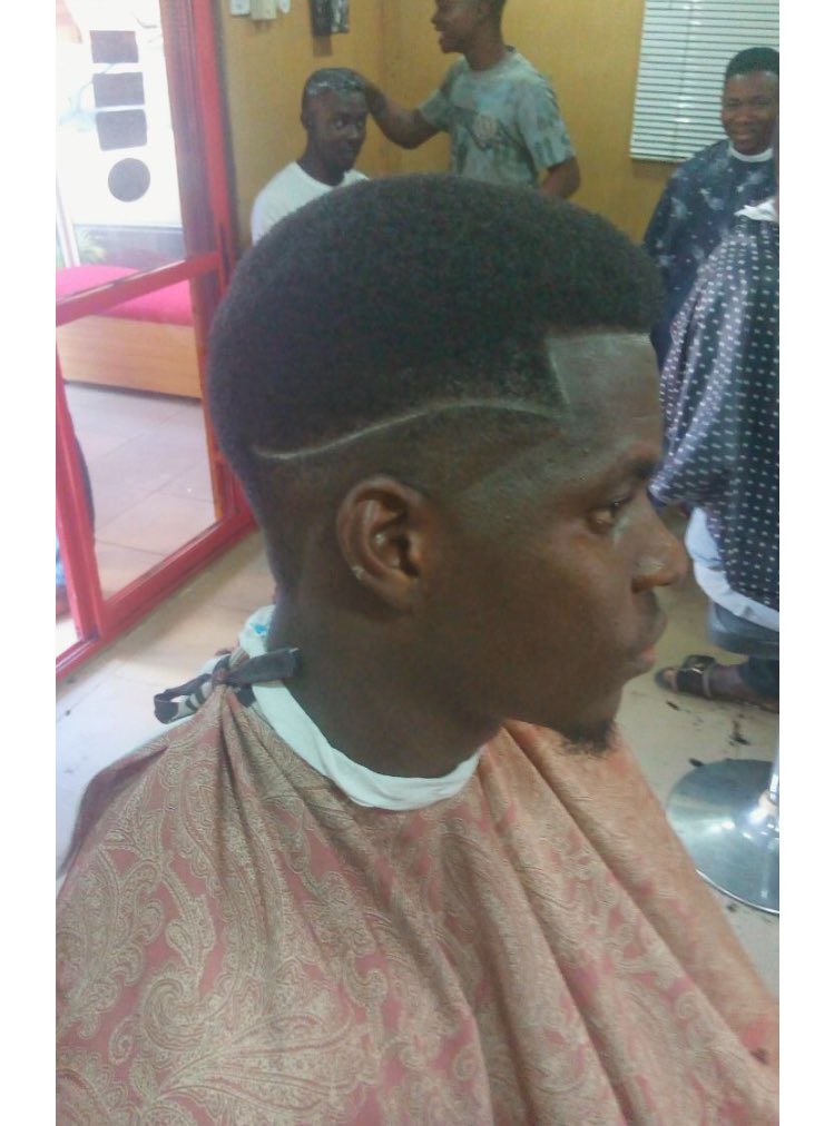 Fadareak1's tweet image. Happy 27th Birthday Brother Man, You are surely a bomb going somwhere to Blow. 
Getting older Bro, it’s time to tie the knot. 
@Mr_Okosun 

#sharpcut #JoshuaWavy #JoshuaDay #MarginallyEligibleGentleman #Pleasehelphim