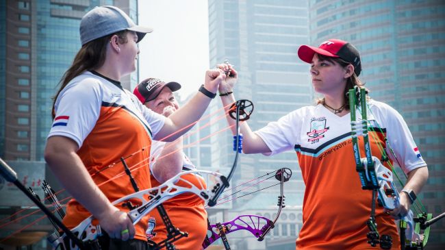 archery2019's tweet image. Brons 🥉 voor de Nederlandse dames van het compoundteam bij de eerste World Cup van het seizoen in Shanghai! Gefeliciteerd Sanne de Laat, Martine Couwenberg en Jody Vermeulen! #ZoDoenWeDat #Archery2019 #WCShanghai