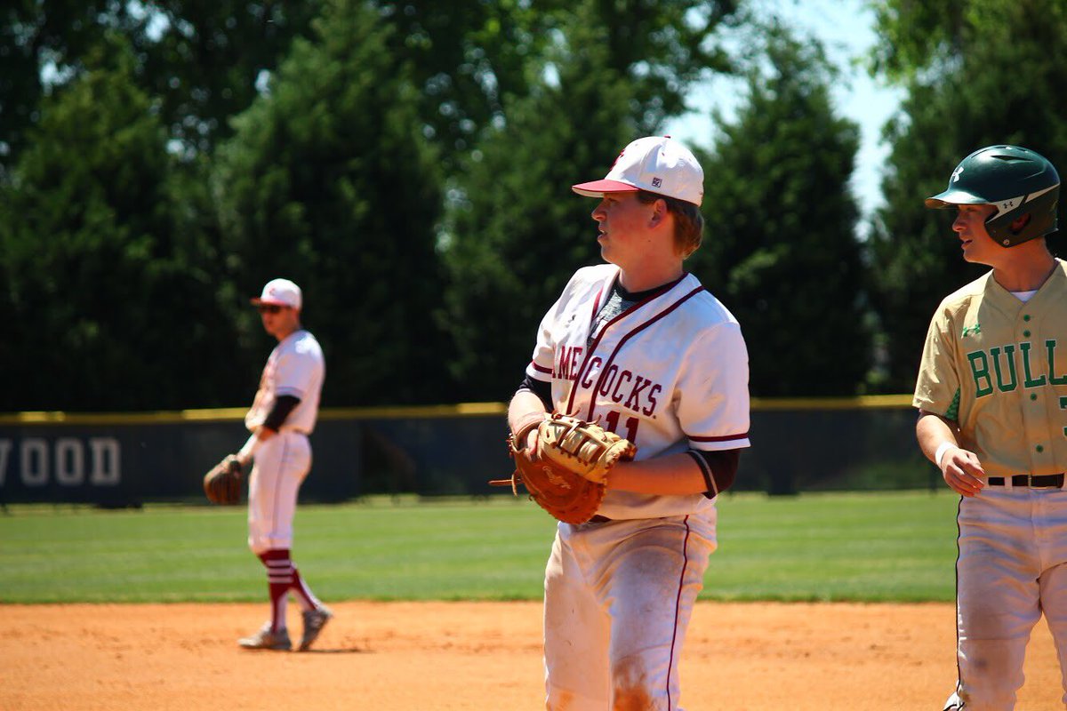 Congratulations to our 2018 Gold Glove Award winner Luke Carlson! 

In his freshman season, Luke had only one error on 28 chances, good for a .964 fielding percentage on the season. 

#DancingQueen 🏆