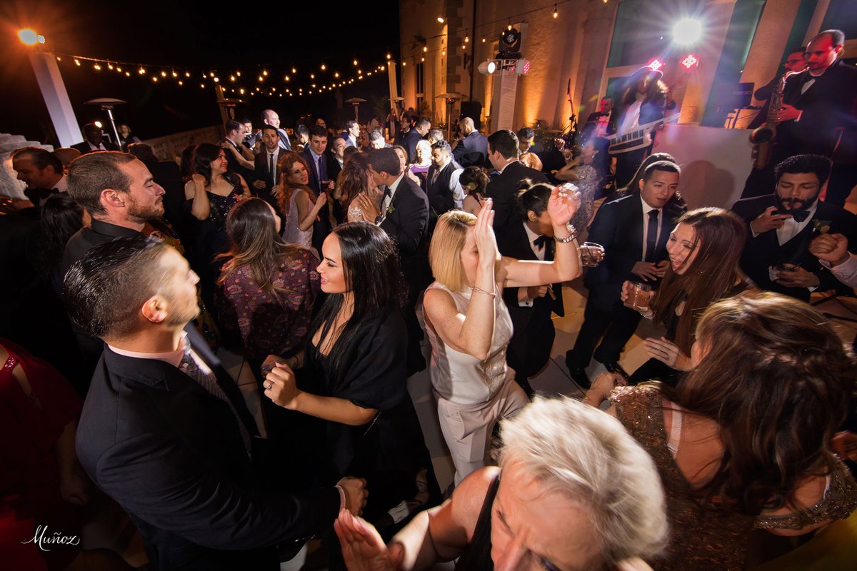 ALVentoent's tweet photo. It's a guaranteed good time if Social Sounds is at the party! We have bands for every party size. Learn more: https://t.co/saHXzc3aJW Photo:  @munozphotography  
.
.
.
.
.
.
.
#alventoentertainment #alventoevents #miamievents #miamientertainment #socialsoundband https://t.co/KZY6jQgDhY
