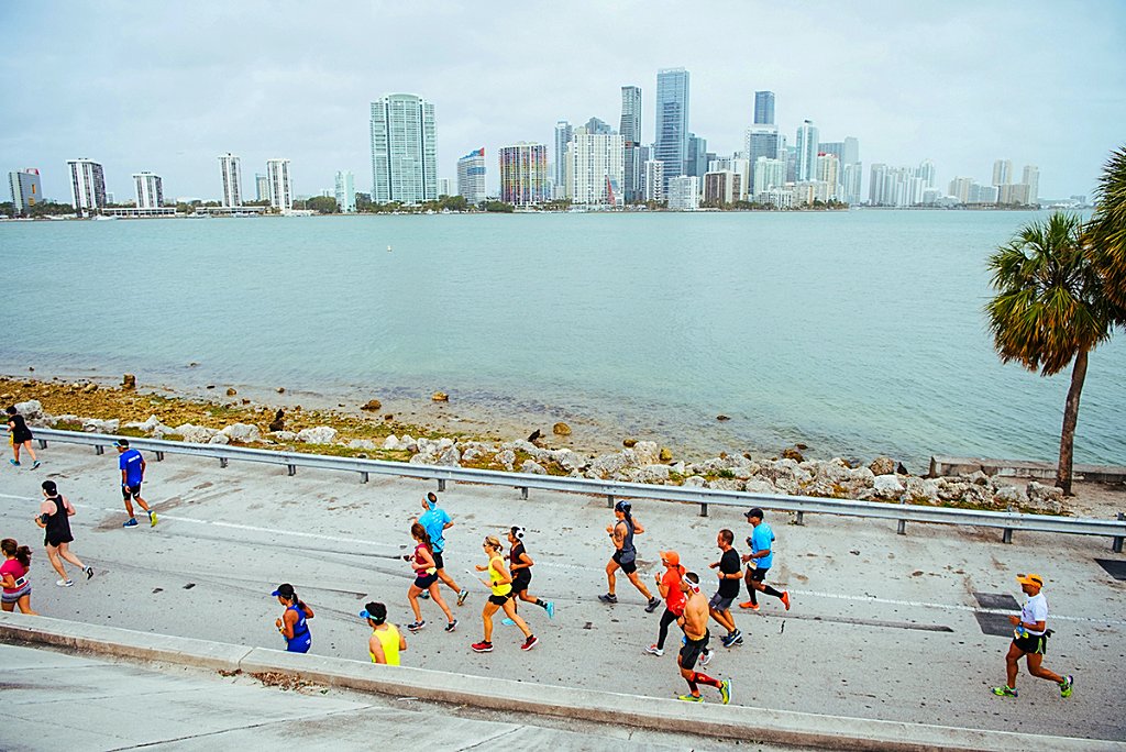 RunMiami's tweet photo. Best of luck to the winners of our #FreebieFriday giveaway last month who will be taking on the #NewJerseyMarathon tomorrow morning. We'll be cheering for you and look forward to seeing you #RunMiami in January! @anaclanuza  @cleanlifelng #NotRunningWithoutYou #RunMIA https://t.co/b1Aat0ZoNa