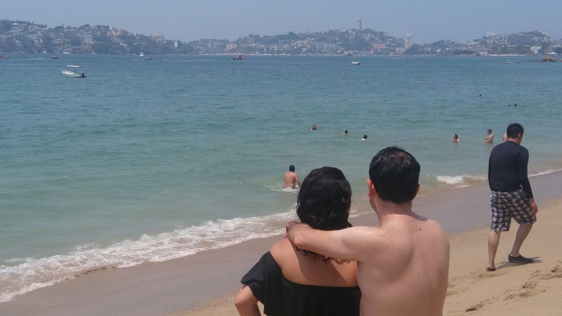 HectorAstudillo's tweet photo. Disfruta de las playas de La Roqueta, Manzanillo, Papagayo, Condesa, Revolcadero o si  prefieres disfrutar de la laguna y el mar, Barra Vieja o Pie de La Cuesta ¿Buscas gastronomía? Prueba nuestro tradicional pescado a la talla. #AcuérdateDeAcapulco acá lo tenemos todo. https://t.co/WVfJCsYYY0