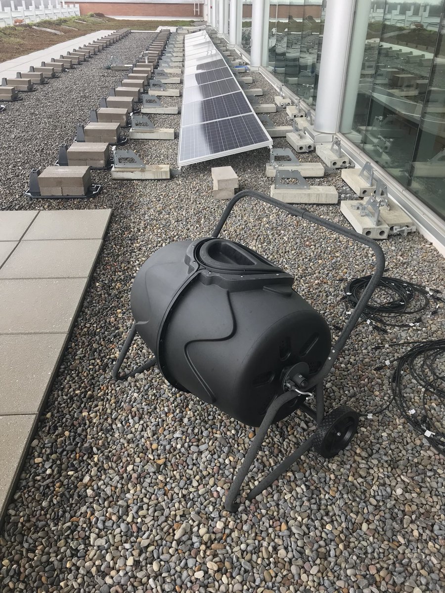 RITFoodWaste's tweet photo. Our rooftop compost bin helps us reduce our food waste impact! #wasty @GIS_RIT https://t.co/YUMErpVs92