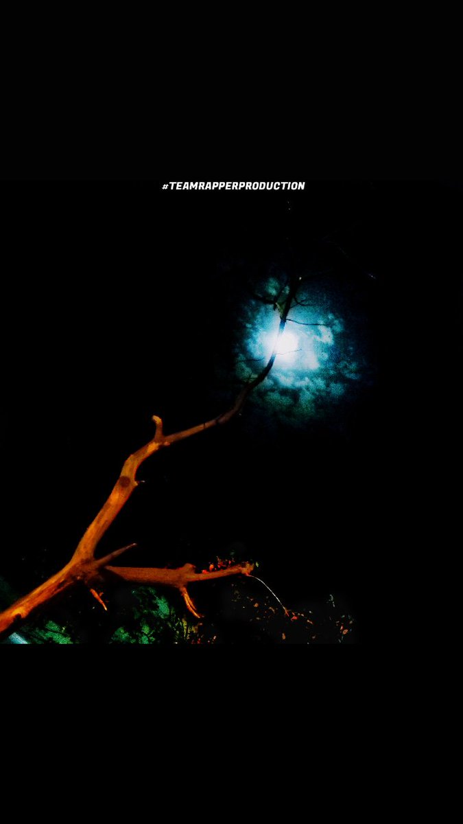 iamborntoartist's tweet photo. I want to be
in love with you
the same way
I am in
love with the moon
with the light
shining
out of its soul. ❤
📷: @pawan_rapper
#TeamRapperProduction
#Hisar #India #Haryana #motion #dark #energy #outdoors #flame #silhouette #nature #dancing #illuminated #moon #action https://t.co/bkRbMRN24c
