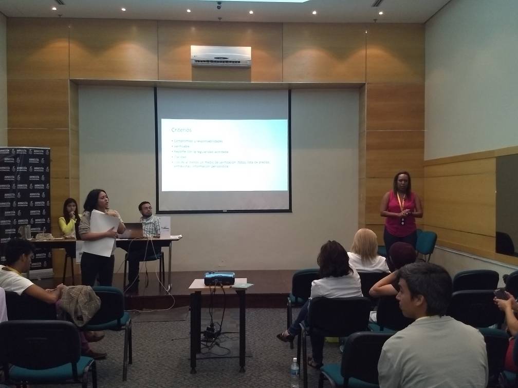 amnistia's tweet photo. "Debemos centrar nuestros esfuerzos para crear indicadores que nos ayuden a la medición del impacto negativo que existe en la garantia de la salud y la alimentación" @mimajr
Análisis del impacto de la #EmergenciaHumanitaria en el #ForoN18 https://t.co/ajpsV4ZK3a