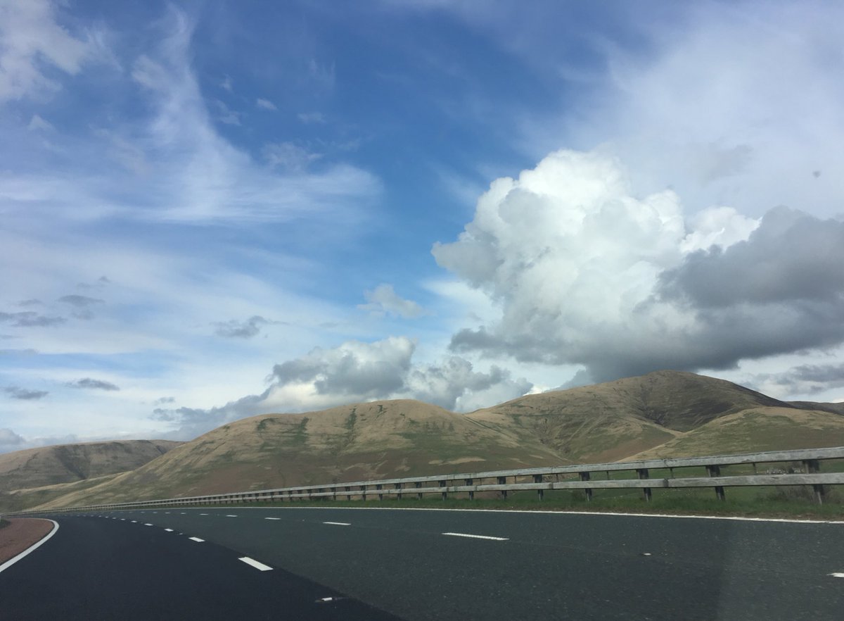 JennytheM's tweet photo. Scenery en route to my daughters with Son &amp; @BuddieTheLab - my friend is house sitting for me ❤️🙏 #kindness 😘#Cumbria #LoveTheLakes https://t.co/dkCa5Bmdf0