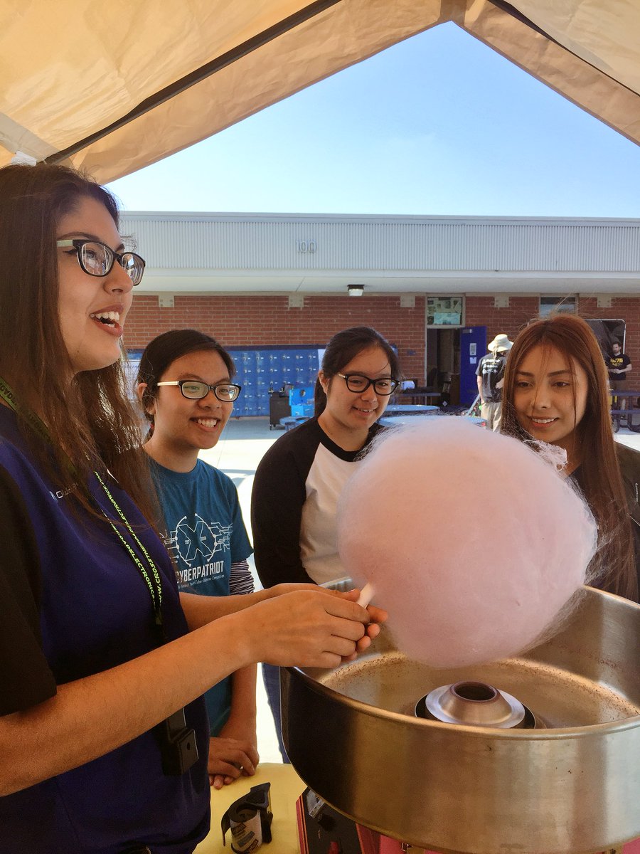 fvhsacsc's tweet photo. cotton candy!! https://t.co/jrhZXo2UyV