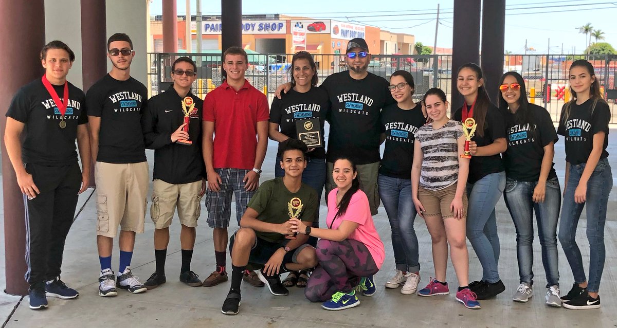 aconcepcion5's tweet photo. Great time today celebrating ICC and Athletics Picnic @westlandhialeah Congratulations to Coach Kentis for being named Coach of the Year, 1st Female COY in Westland’s history #genderequality @whsh18 @westland2019 @WHSHStudentGov @whsh_pepclub @APDiazRubio https://t.co/S0HkUreTg2