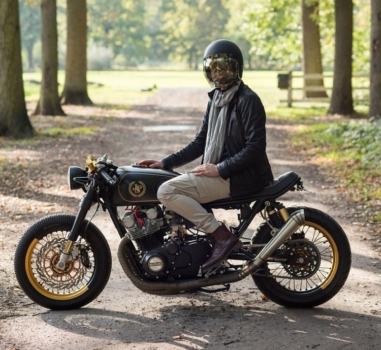 CafeRacerPasion's tweet photo. 🏁 https://t.co/qO3VRnHPVo 🏁 Suzuki GS750 John Player Special #CafeRacer by michiel_vs [TAGS] #caferacerpasion #suzuki https://t.co/PKI5eYe3MJ