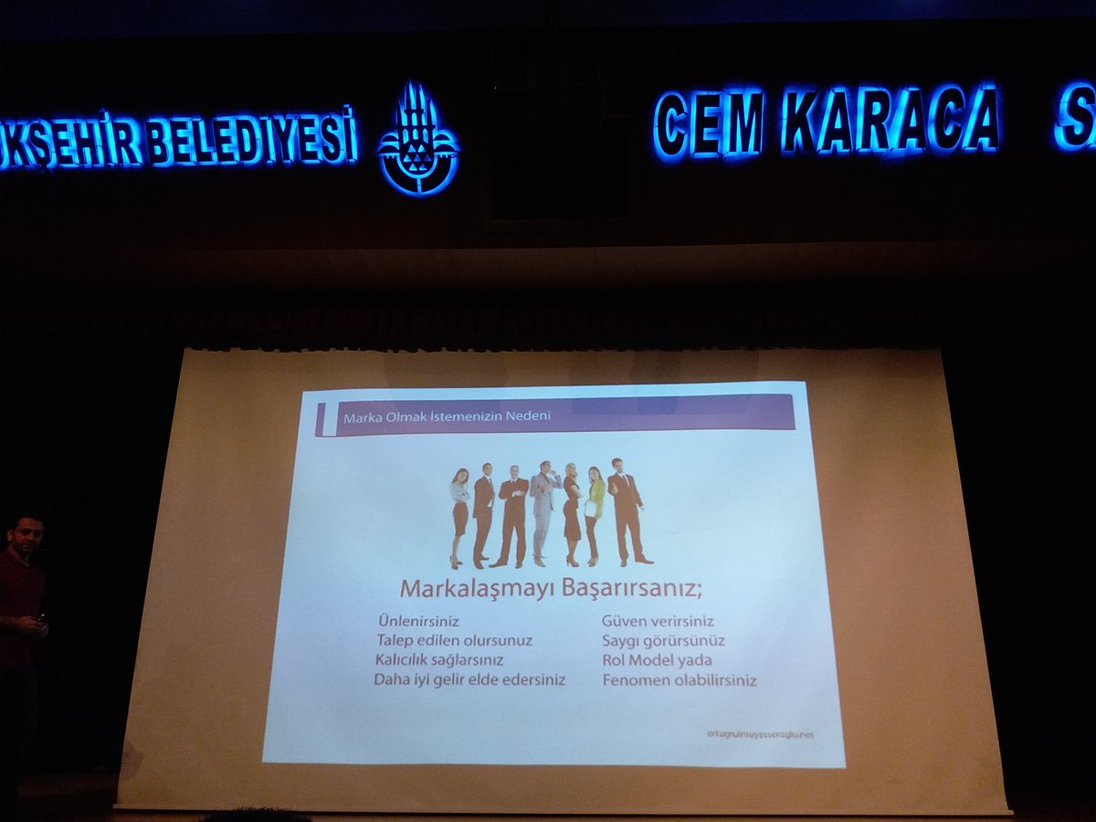 Hale9566's tweet photo. Ertuğrul Müyesseroğlu kişisel markalaşma sunumundan dikkatimi çekenler #ibbkariyerim https://t.co/BqpSe6VPwT