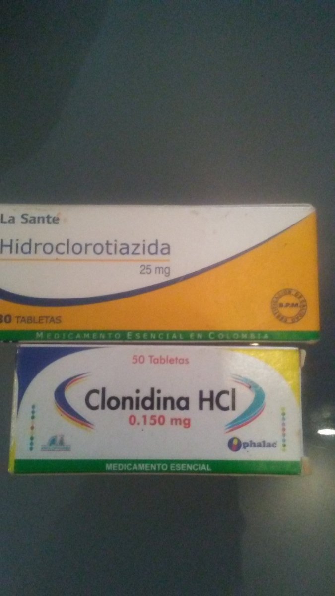 jfortega4's tweet photo. #ServicioPublico para donar estas dos cajitas que me dejaron. #Clonidina #Hidroclorotiazida NO SE VENDEN, SE REGALAN. https://t.co/URmx5sQYsa