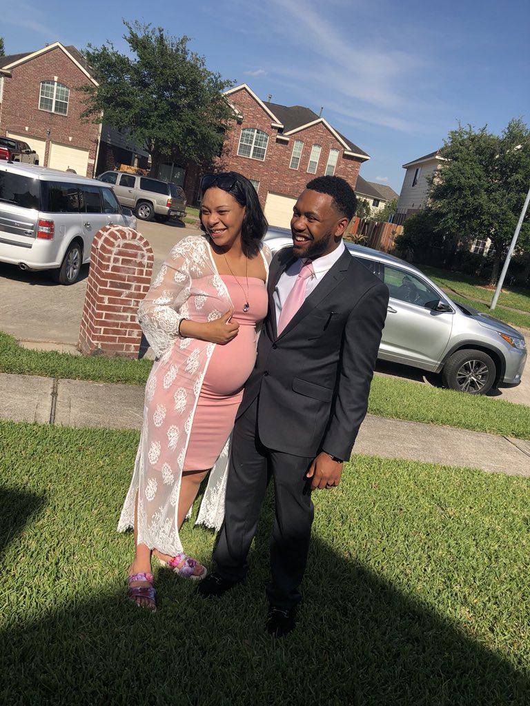 _knowthename's tweet photo. Husband Appreciation Post! Cause my nigga fine! 😩🤤💕 #herparents https://t.co/Lp3xnuxlFf