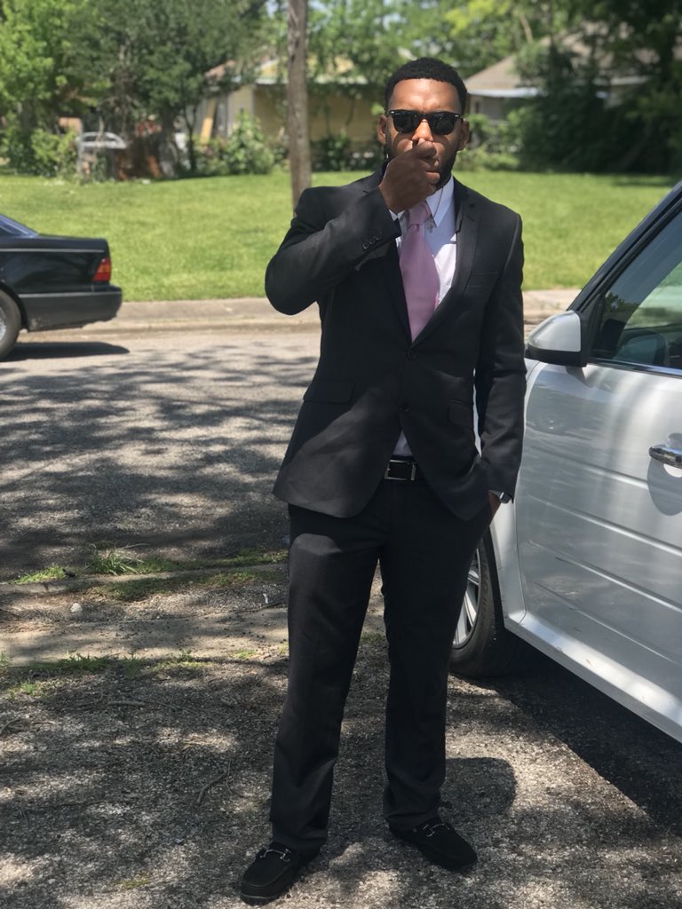 _knowthename's tweet photo. Husband Appreciation Post! Cause my nigga fine! 😩🤤💕 #herparents https://t.co/Lp3xnuxlFf