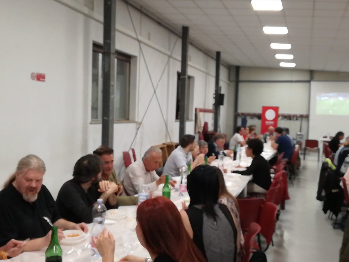 altraideadicitt's tweet photo. ... cena di autofinanziamento di 
#AltraIdeaDiCitta' #Ancona 
Per #CondividereAncona prima la uniamo a tavola 🚀🍝
Seguici su @altraideadicitt e
Visita https://t.co/UImiPiYhvY 
Passate parola agli #anconetani che ancora non ci conoscono, ci contiAMO ❤💪 https://t.co/6WlKpfmtx2
