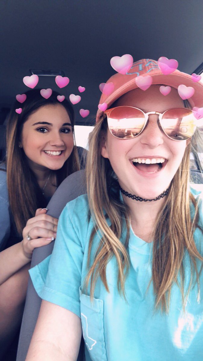 Kendall_libby's tweet photo. Just gotta appreciate this girly for helping me survive my first year of college💖 @BeckworthTiegan https://t.co/o3LCT522WI