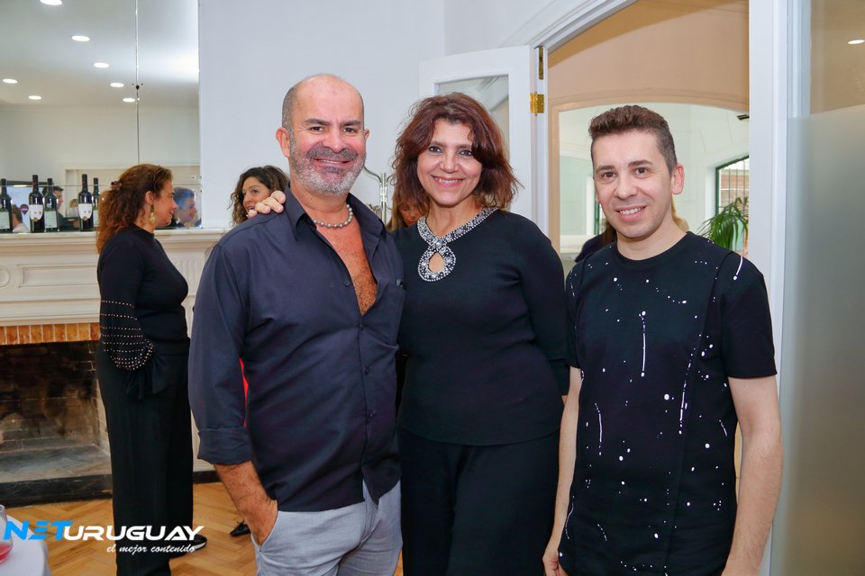 Con más amigos incondicionales que siempre están! Lanzamiento 2108 de <a href="/disenartetv/">DiseñarteTV</a> por @TNUtvpublica en Clínica <a href="/anelliakutscher/">Anellia Kutscher</a>!