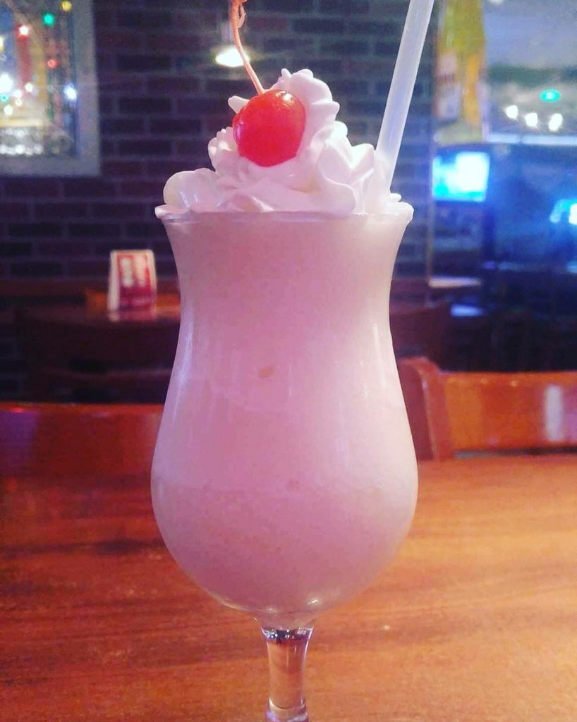 $5 frozen drinks !! It’s summer finally 😋😋😋#drink #frozen #summer