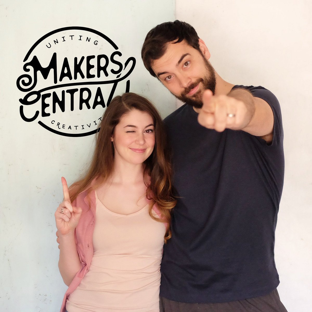 EvanAndKatelyn's tweet image. So who&apos;s going to Makers Central?? We&apos;ll be doing a Q&amp;amp;A and hanging out all weekend. Hope to see y&apos;all there 😁 #pointersgonnapoint