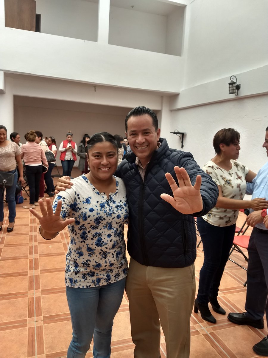 Edi_reynols's tweet photo. Hoy con el grato encuentro de un gran líder @DarioZacariasC nos une el Partido y la lealtad Priista #PRIMeade https://t.co/Zj7cOspD0c