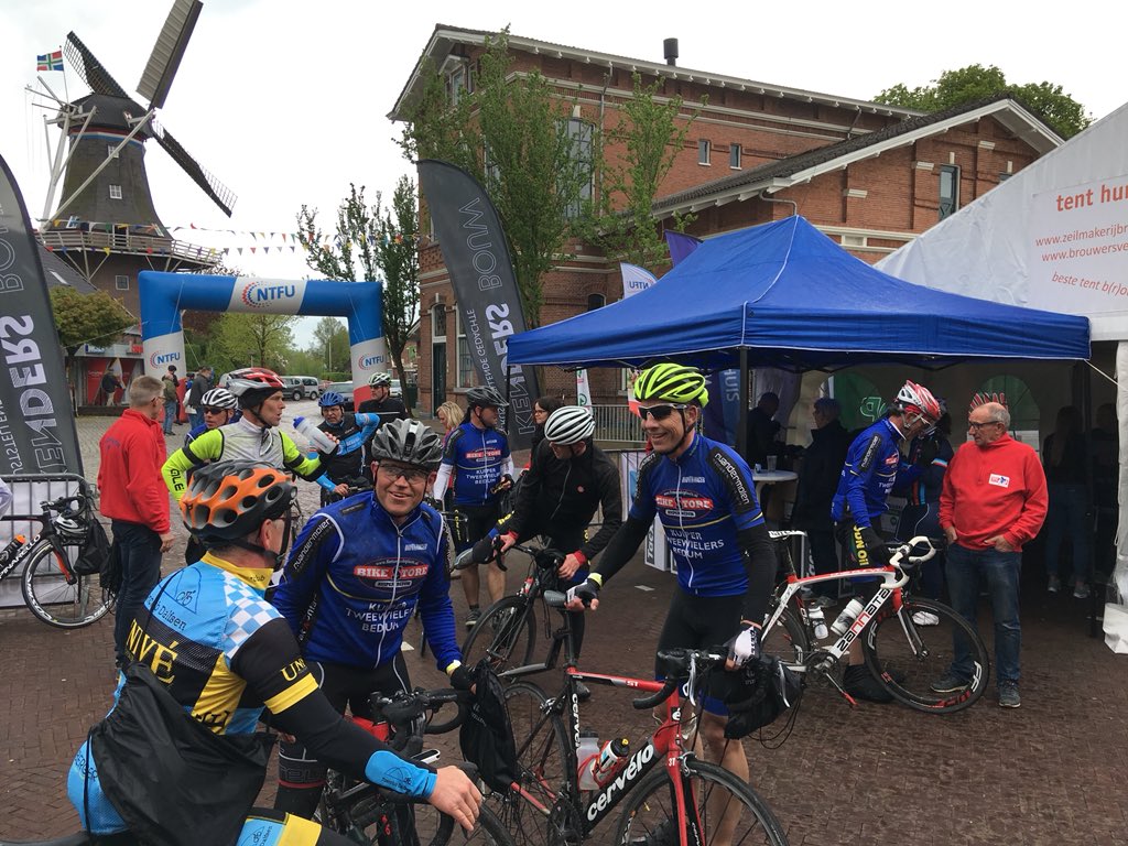 WWierdentocht's tweet photo. 🚴‍♂️🚴‍♀️🚴‍♂️De 32e editie zit erop. Tevreden dat we ruim 700 liefhebbers een mooie fietsdag hebben kunnen bezorgen. 
Helaas kregen we te maken met een ongeval bij Rasquert. Gelukkig zijn de 2 renners weer thuis💪🏻. Op naar 2019 om nog beter te worden👍🏼 #mijntoertocht https://t.co/GgZ0eluLuA
