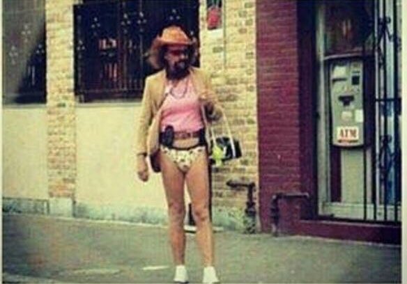 MemeNursing's tweet photo. When you’re trying to look cute but you don’t know what to wear when you’re not in scrubs #nurse #Nursing #nursing_intern #nurselife #scrubs https://t.co/kIElzrgiIb