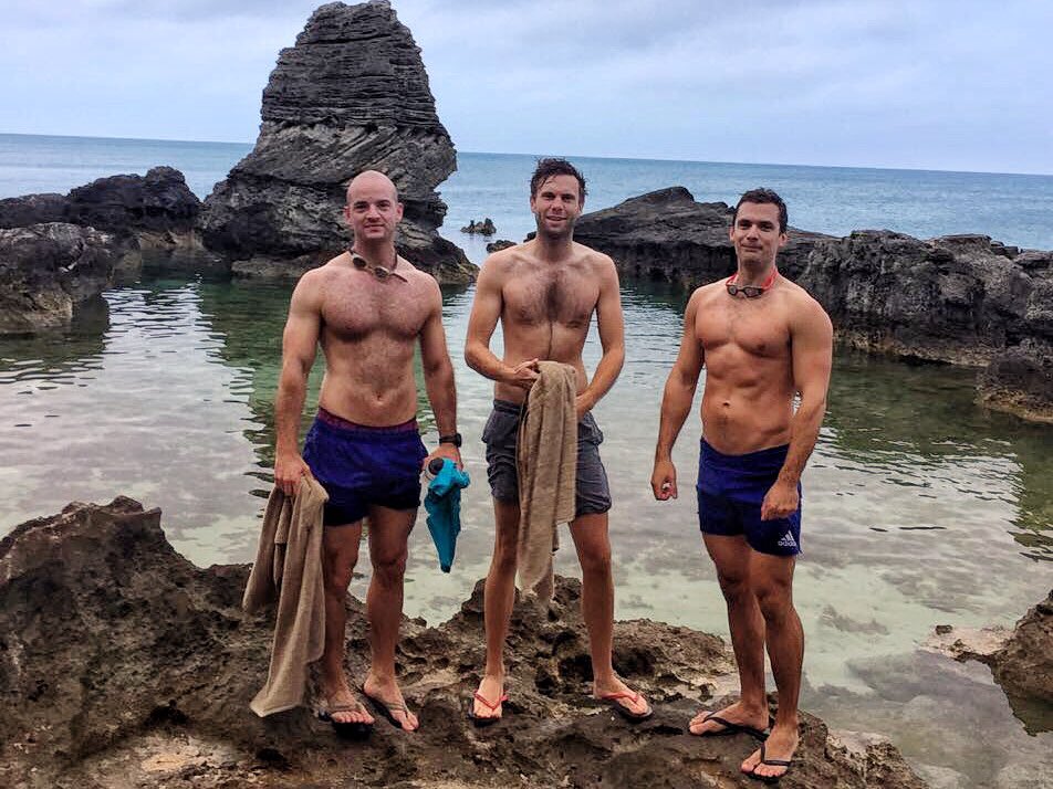 qwincowper's tweet photo. Early morning 7am swim this morning with the boys #Bernuda #BermudaTriathlon #NotCompeting 🙈🏊♂️ #newshorts @worldtriathlon https://t.co/koAlpX4QmY