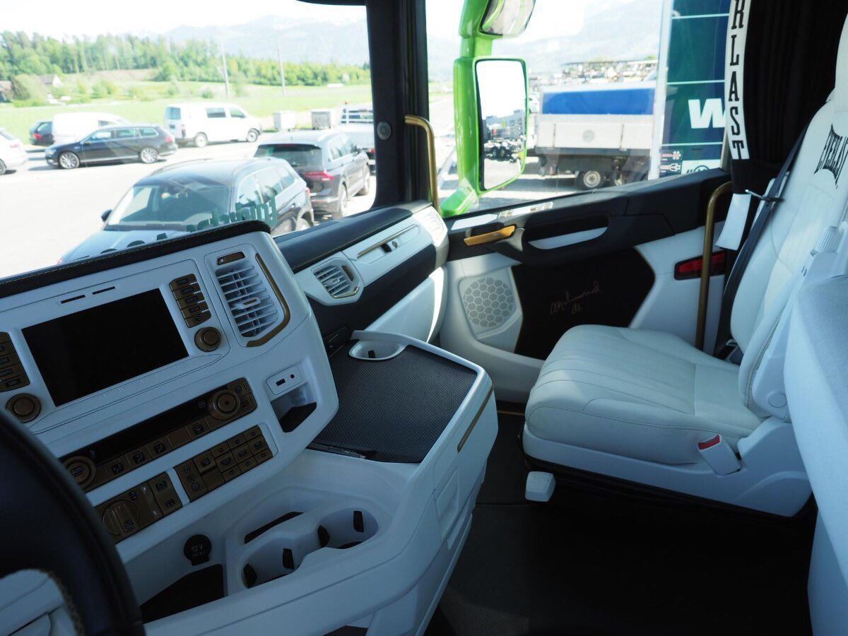 One for the boxing fans <a href="/ScaniaUK/">Scania UK</a> #Scania