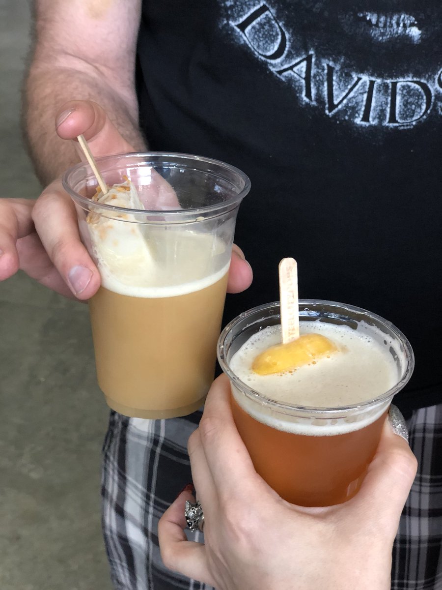 TexasAleProject's tweet photo. Popsicle Beer Floats!!! @SteelCityPops are Seriously yumm...#steelcitypops #texasaleproject #tapfest #brewerylife https://t.co/uSXId9r5tk