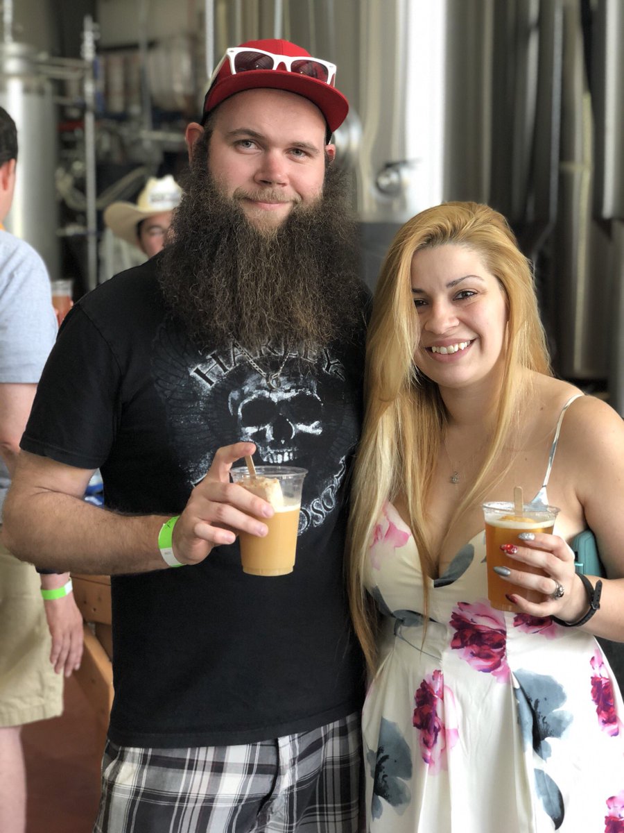 TexasAleProject's tweet photo. Popsicle Beer Floats!!! @SteelCityPops are Seriously yumm...#steelcitypops #texasaleproject #tapfest #brewerylife https://t.co/uSXId9r5tk