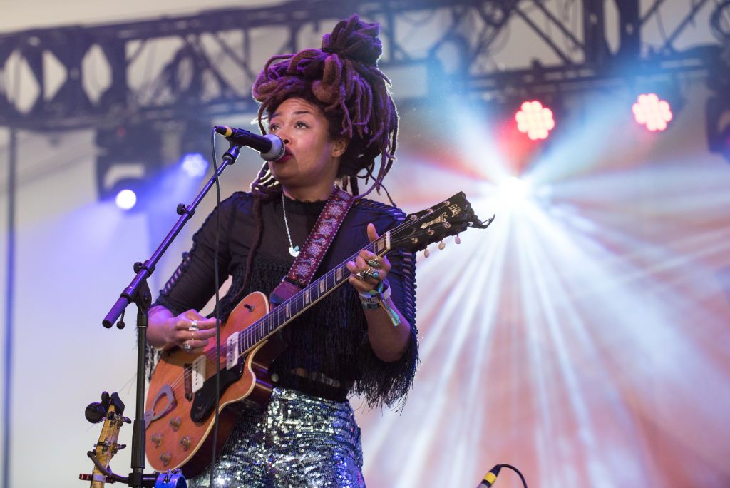 "Some may be wondering what #country artists are explicitly #LGBTQ-affirming" buff.ly/2HtufKd