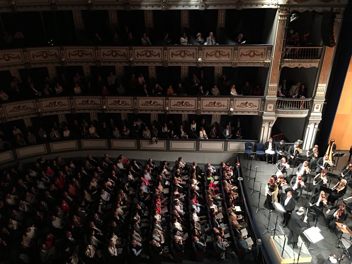 PassioMLG's tweet photo. Segunda representación de “Passio Christi”: ¡SOLD OUT! #passiochristi #marcofrisina #malaga #fundacionvictoria #musica https://t.co/XqA0zqAtOz