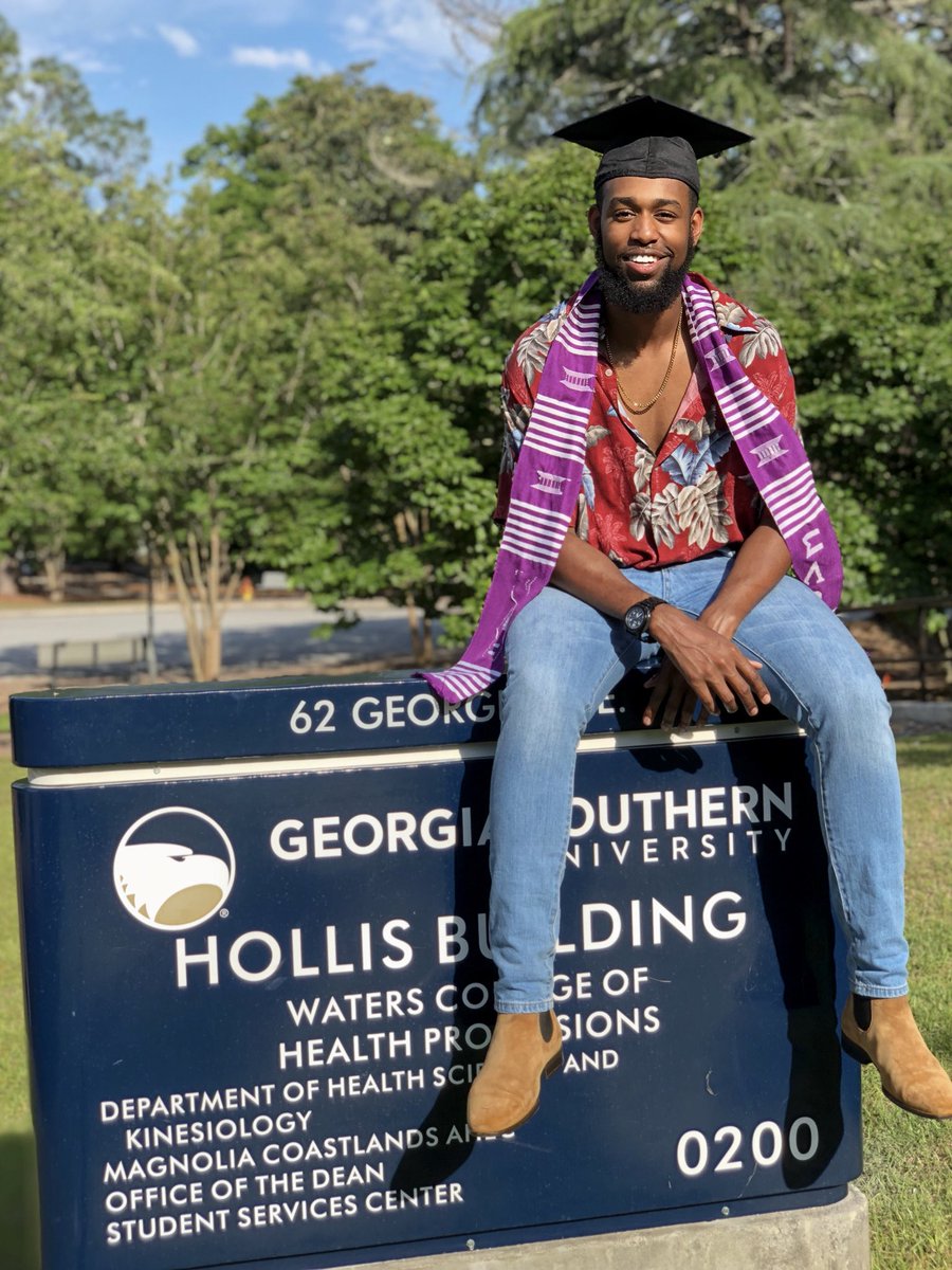 wzupbeta's tweet photo. I’m proud to announce that I’ll be graduating with a Bachelors of Science in Light Snatching. #GRADSZN #CINCODEMAYO #GSGrad18 #SouthernNotState #GSUBetas https://t.co/esRG7ii7KA