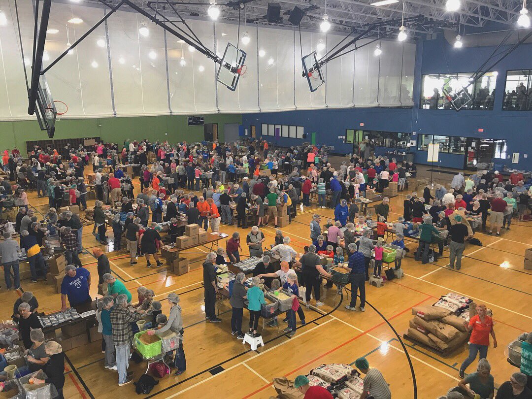 thejohnettecruz's tweet photo. Serving at its best! Almost 2,000 volunteers got together today and packaged 400,000 meals at @mpccgreenwood that will be going to our mission partner in Cuba! Thank you @packawayhunger!
#GoChangeTheWorld #IMPACT #mpccgreenwood #servingothers #TakeThatHunger #MealsThatMatter https://t.co/OzjEdXItFJ