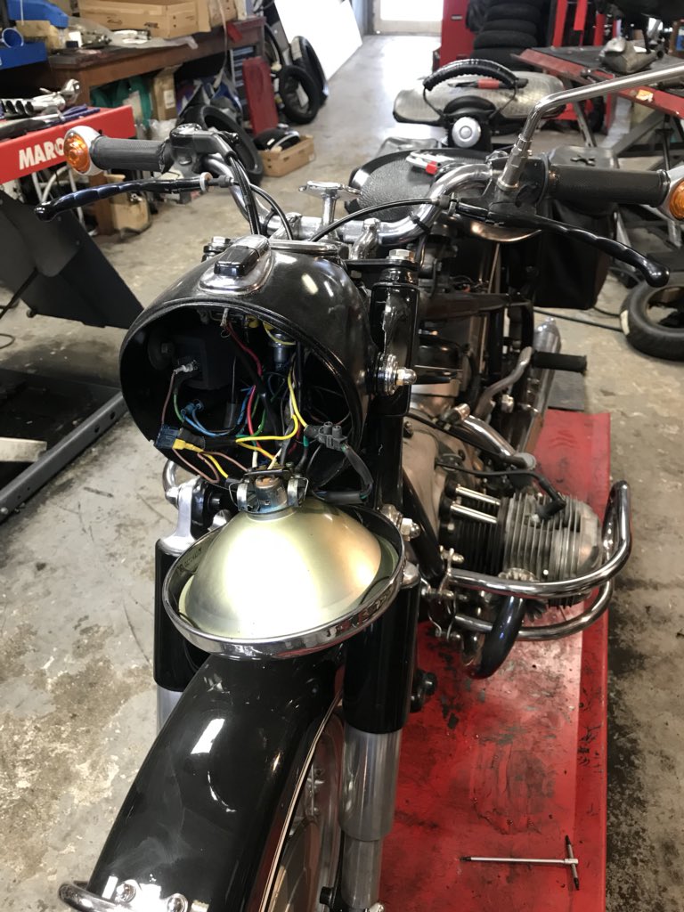 Berucci_Garage's tweet photo. Petite Bmw r50 en pleine remise en forme https://t.co/6j4bO7AGdn
