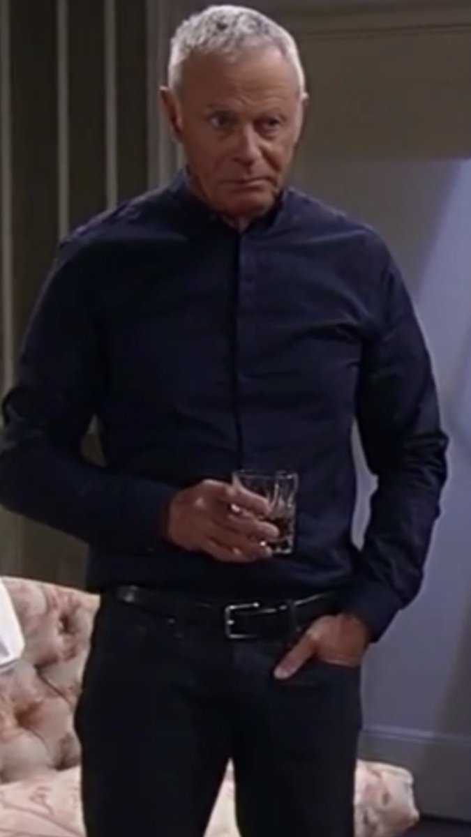 Matson_4413's tweet photo. @valentinifrank @nathanvarni @GeneralHospital This guy @tristanrogers can make anyone on #GH look good, interesting, & seem worthy-U did it, we’ve seen it, we love it!! We always have! Don’t just use this talent for UR amusement give him his just due! #SignHimKeepHim #Robert4Ever https://t.co/BMtnyJEpm0