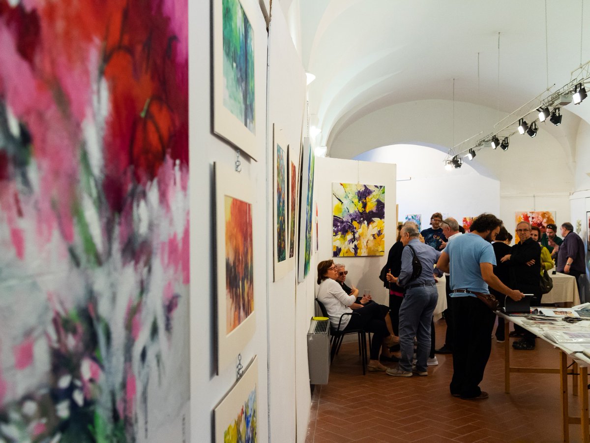 shareyoursangi's tweet photo. La mia San Gimignano promuove l'arte locale e i suoi padri, come il pittore Alessandro Andreuccetti @andreuccettiart , in mostra con opere inedite realizzate con varie tecniche, dove dominano colori vivaci e atmosfere fiabesche. Aperta fino al 4/05.  #sangimignano #arte #pittura https://t.co/xXcnSwTFyR