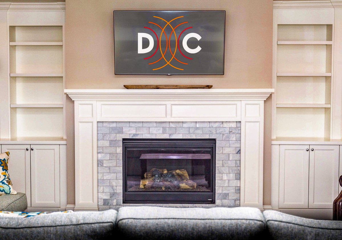 DCMM_co's tweet image. Clean installs on a clean sunny day!
#tvinstall #tvinstallations #tvinstallation #hometheater #fireplace #homeautomation #stonefireplace #luxurylifestyle #luxurylife #luxuryhome #decor #homedecor #gameoftones #elegant #clean #tech