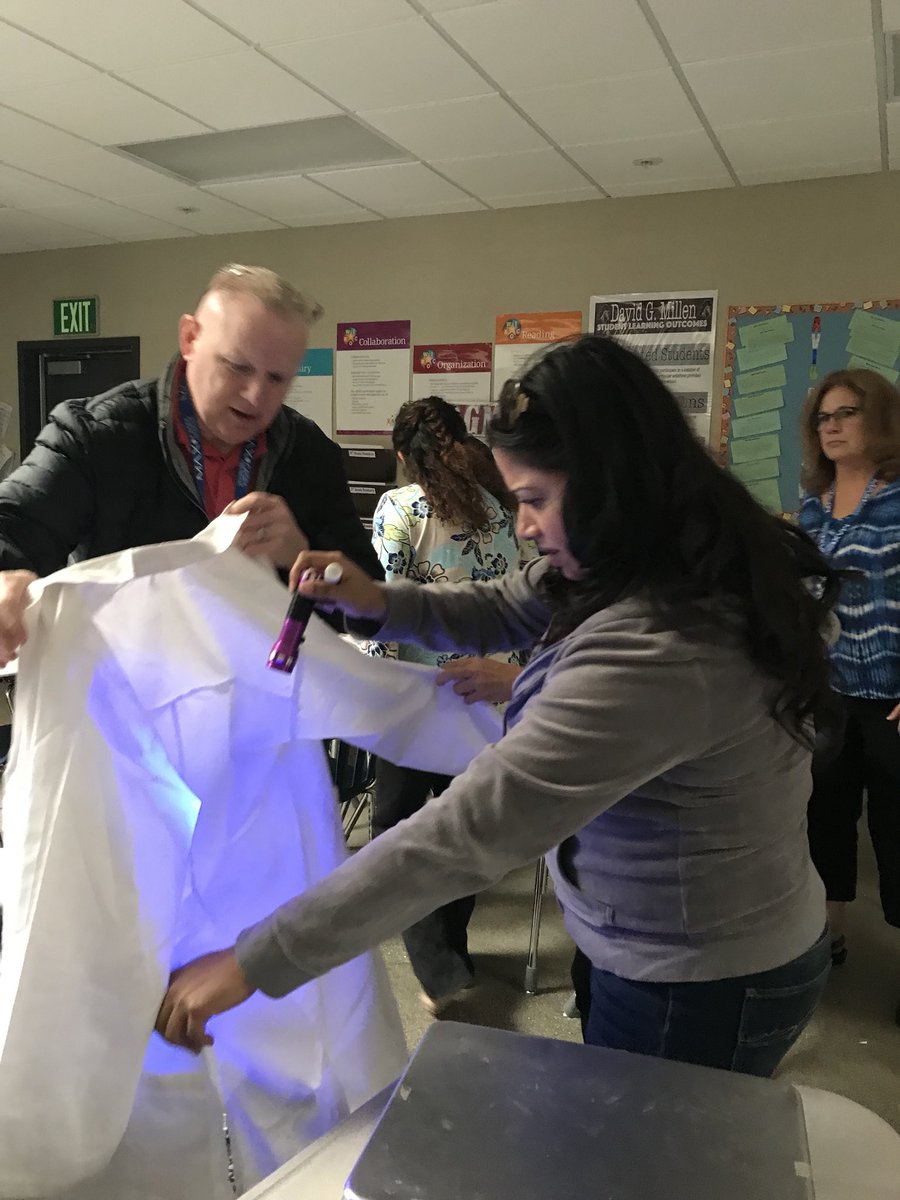 DingleJDingle's tweet photo. The second @Promethean Escape room group did awesome especially since no one had ever done an escape room before. #avedtech @learnpromethean #learnpromethean #pbspromethean https://t.co/Xl8HXrZwBE