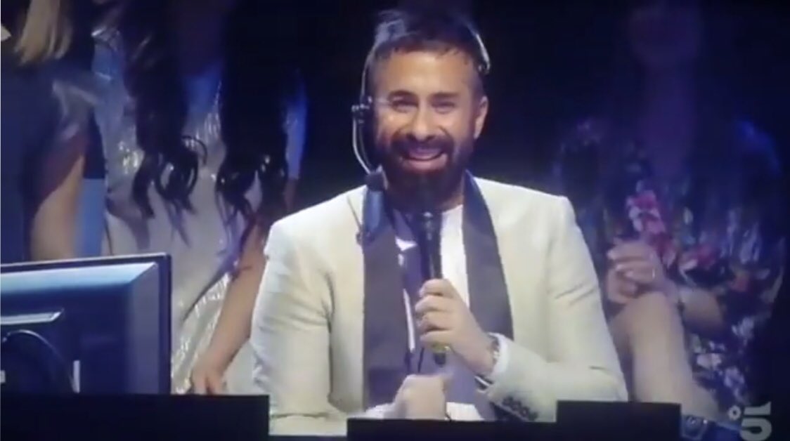 antovico81's tweet photo. Stasera ho la chat impazzita 🤤....ma quanto e’ Figo ...ma quanto è bono Luca ? 🤗ma lo dite a me??????? Cioè parliamone no !!!!! 🤤❤️#comesveniredavantilatv #semprefigo #luisemprebello #tommassinivirtualfamily #imadreamer #amici17 @lucatommassini1 #mariadefilippi https://t.co/HGPr8tyKL1