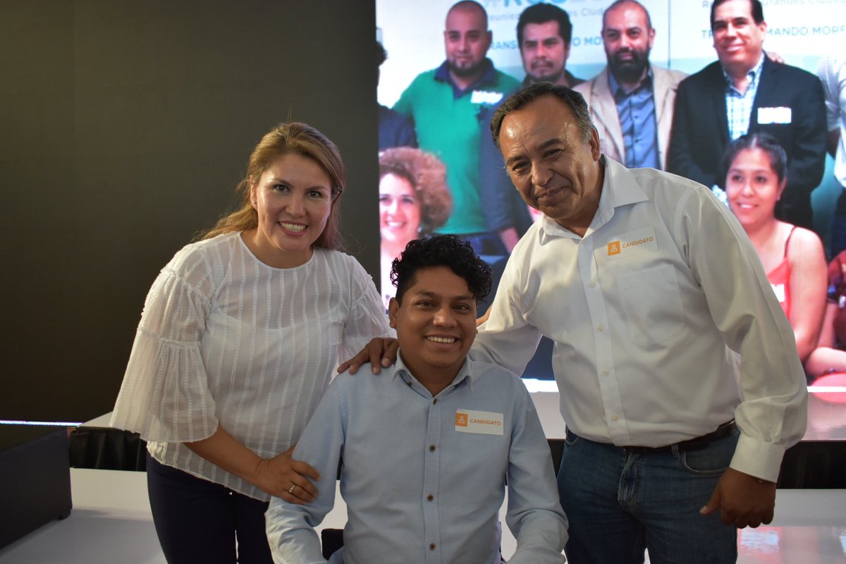 DipRicardoCalvo's tweet photo. Presente en la agenda de propuestas de nuestro candidato a gobernador @rodrigogayossoc es un orgullo saber que especialistas y ciudadanos fueron partícipes de esta agenda que #TransformarAMorelos
#RGC2018 #ConstruyendoComunidad 
@Matias_QM @PRDMorelos1 @RGC2018 https://t.co/x7v3nHkHRW