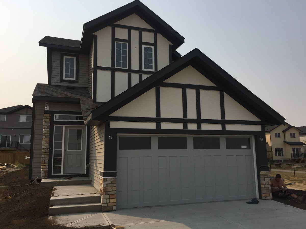 BruceRestall's tweet photo. new homes in strathmore immediate possession $365-390  Bruce 403-608-1826 #newhomes https://t.co/Jzc1D82RM6
