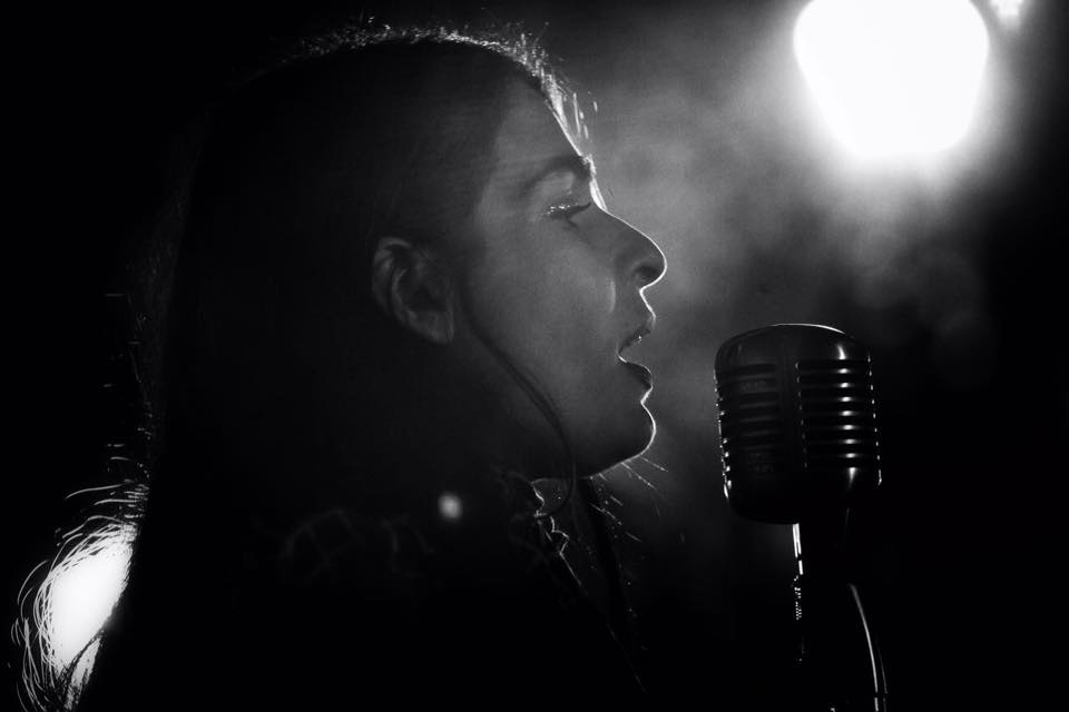YolloDe_Corazon's tweet photo. Recuerdo de "Cantándole a las nubes", concierto que recaudó fondos para los afectados por los sismos en el Istmo de Tehuantepec

Fotos: Sáshenka Gutiérrez Valerio https://t.co/YrYWPcDSuO