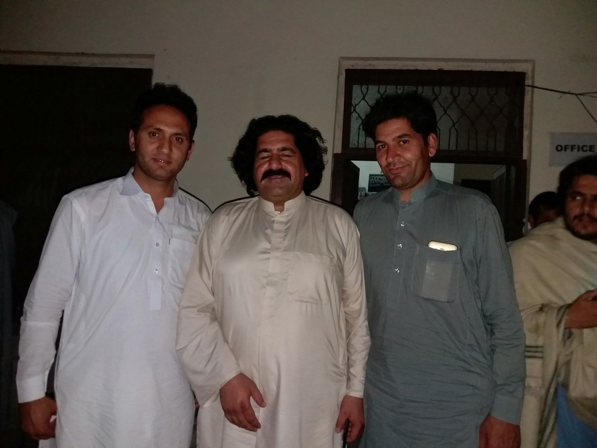 ArshadOtago's tweet photo. The agents of change at #KabalGround; knocking every door to stand up for your rights, breaking silence over state atrocities, and transforming the Pashtun society. More power to you guys
@HashiMandokhail
@mjdawar
#PashtunLongMarch2Swat https://t.co/TxBwkOGIAh
