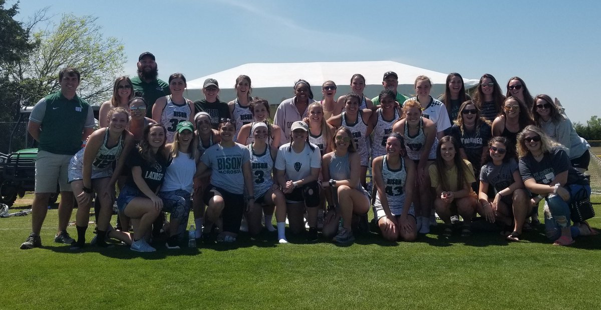 OBU_Lacrosse's tweet photo. Get you a family like this. Past, present and future #RTW https://t.co/uMOnQcxaKJ